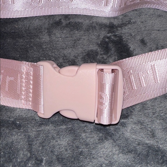 NWT Madden Girl Solid Pale Pink Fanny Pack - Picture 5 of 6